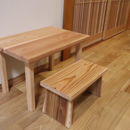 無垢材でつくる小さな机と小さなイスのセット キッズデスク キッズ