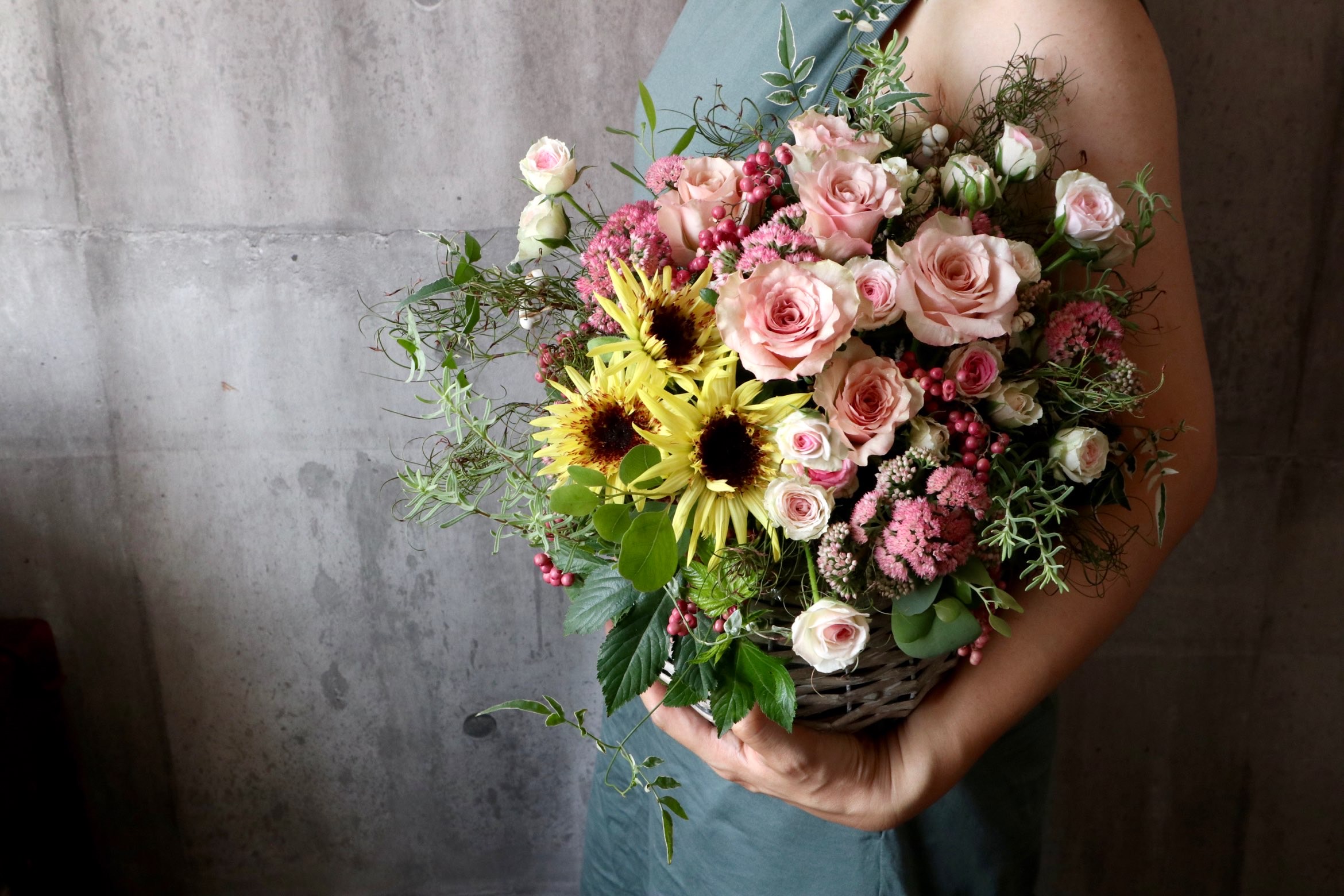 季節のお任せそよ風アレンジメント　￥7700 MS-02