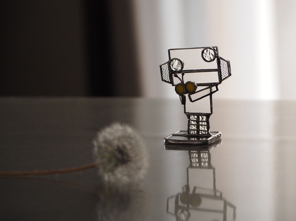 ロボット「butterfly」ステンドグラス オブジェ 置物 2枚目の画像