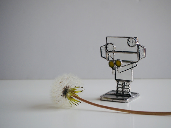 ロボット「butterfly」ステンドグラス オブジェ 置物 3枚目の画像