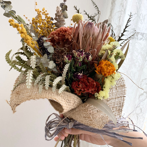 アンティークな雰囲気のスワッグ