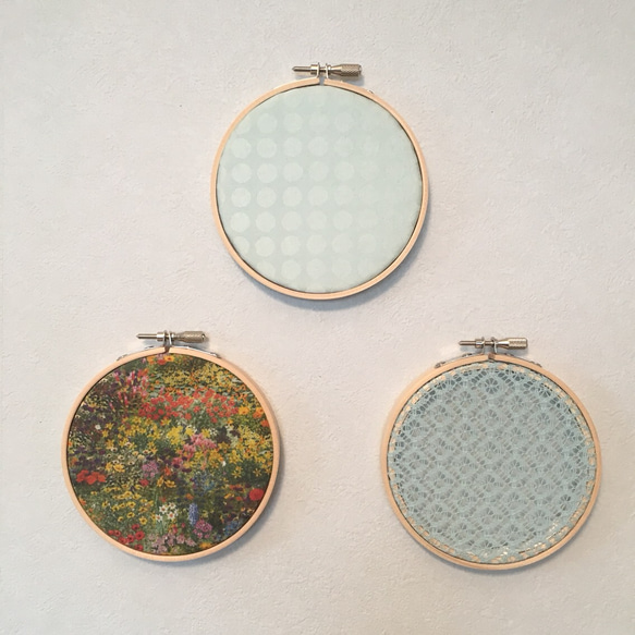 [10cm]刺繍枠とファブリックの壁飾り(ウォールデコ・ファブリックパネル・オブジェ)WD10-001 5枚目の画像