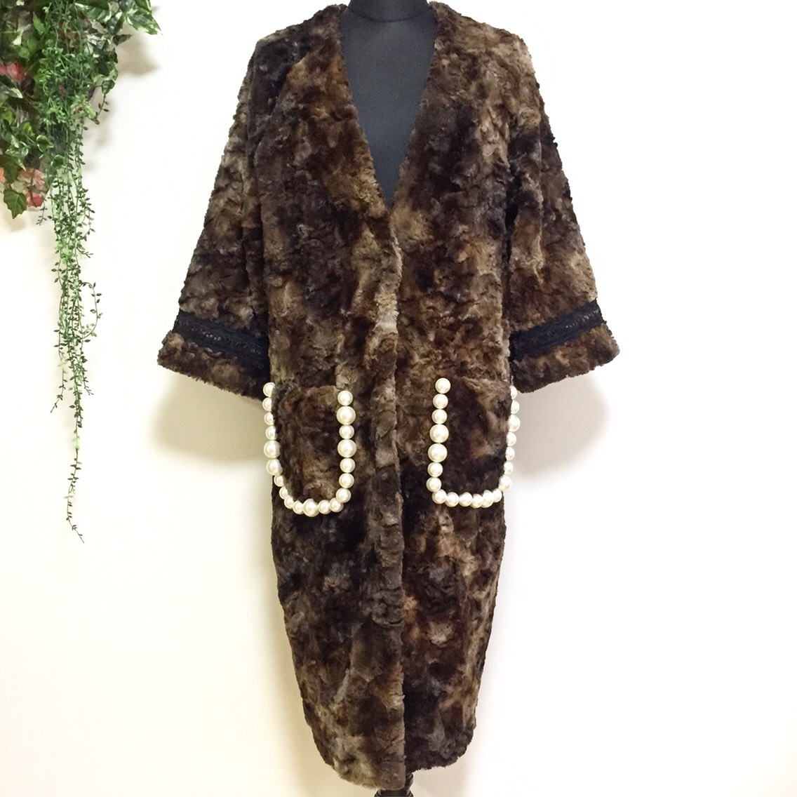 BIGパール付き フェイクファーコート【BROWN】