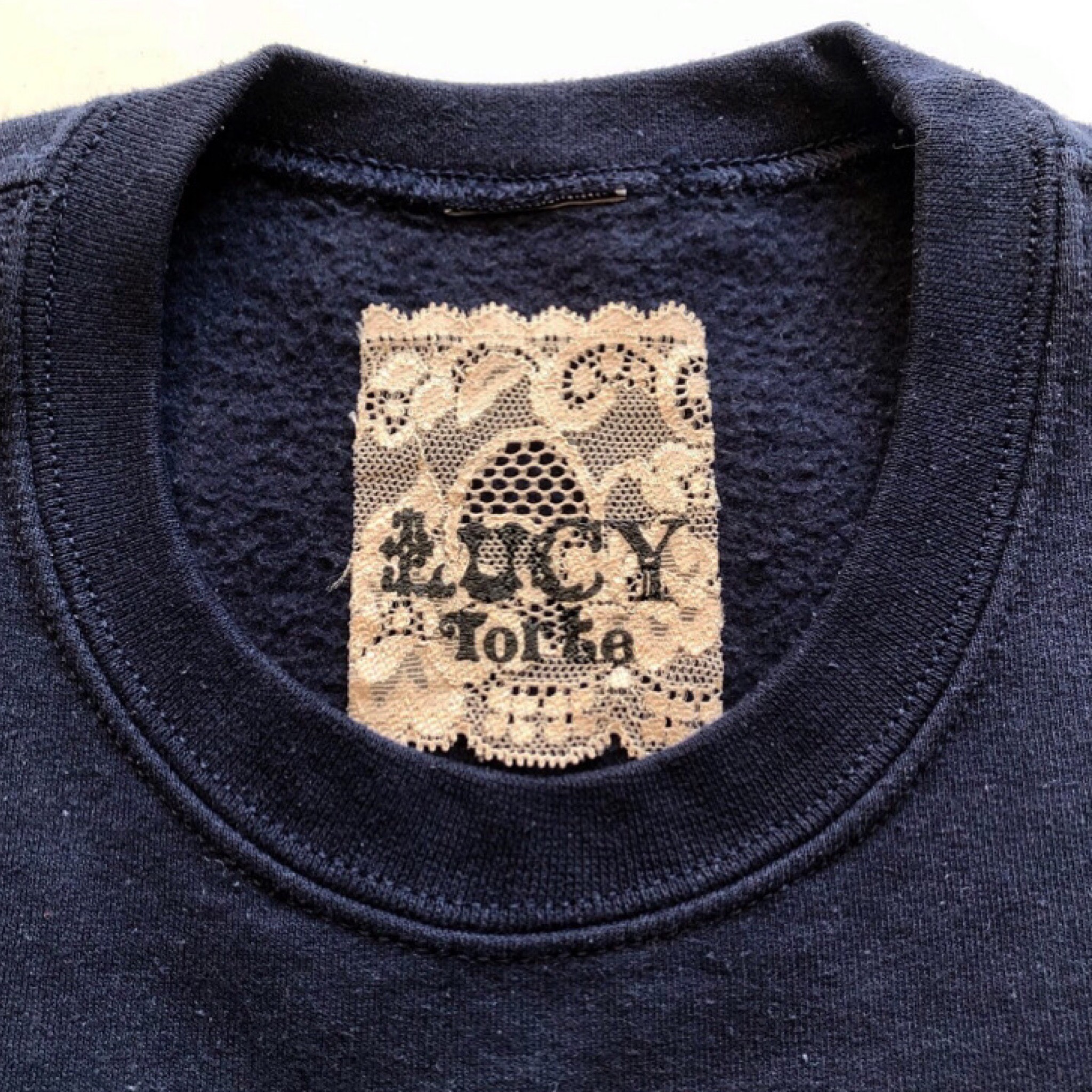 Lロゴ スウェット【NAVY】