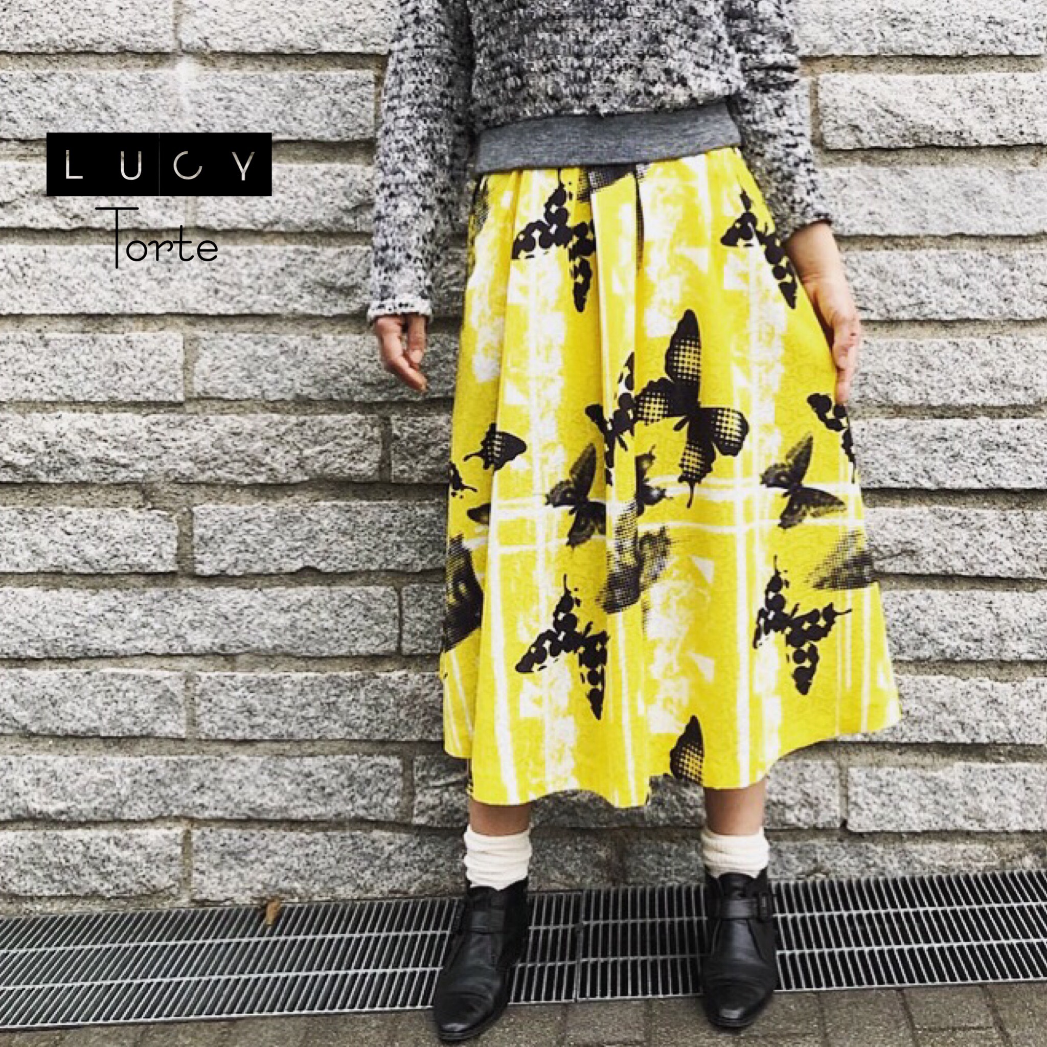 フレアスカート【YELLOWバタフライ柄】