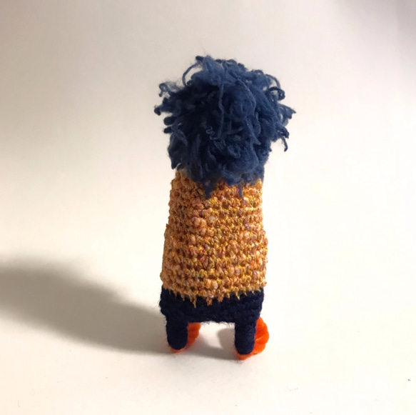 blue mop haired amigurumi from maallong (mlg0057) 第3張的照片