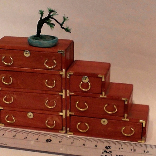 ミニチュア 4段たんすと3段階段たんすセット 盆栽（松の木） 昭和