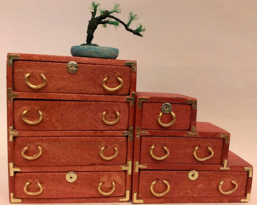 ミニチュア 4段たんすと3段階段たんすセット 盆栽（松の木） 昭和