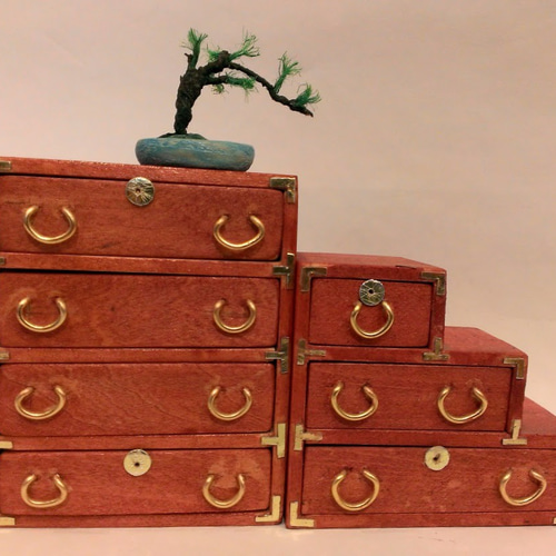 ミニチュア 4段たんすと3段階段たんすセット 盆栽（松の木） 昭和