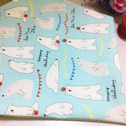 寶寶彌月禮盒組-藍底北極熊。三角巾+香草奶嘴鏈+嬰兒鞋+平安福袋 第4張的照片