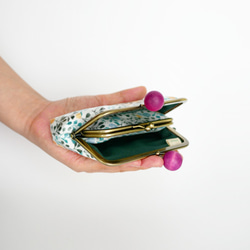 [免費送貨]層壓板☆可以折疊成兩半的親子gamaguchi錢包（葉子x紅紫色球） 第4張的照片