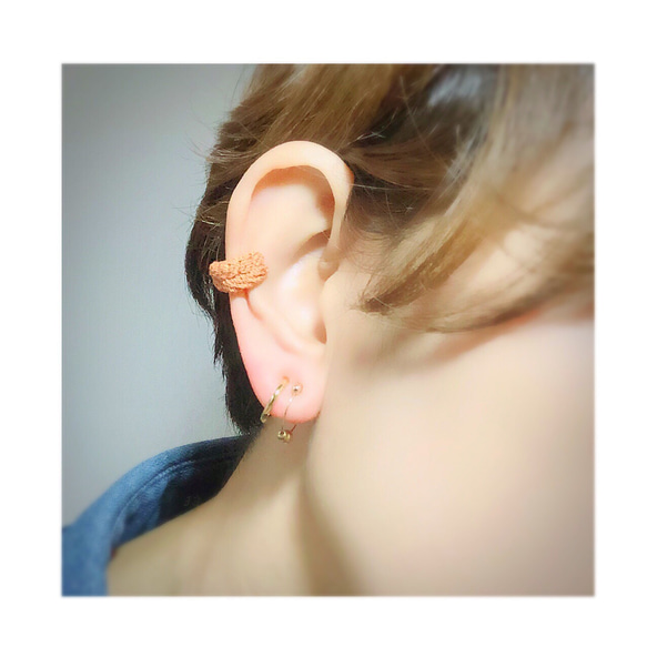 ケーブルニットの耳飾り（両耳・イヤーカフ ・イヤリング）　〜テラコッタ〜 5枚目の画像