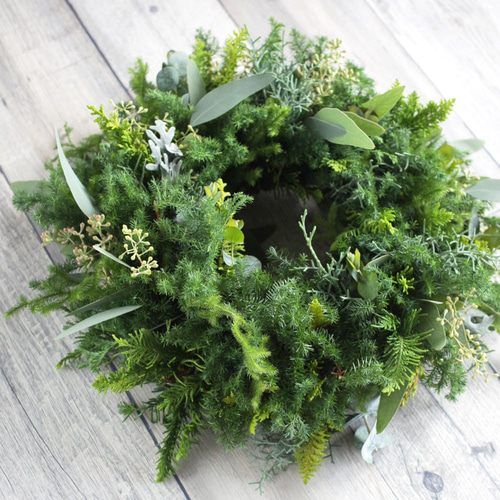 今年も変わらないヨ♪ドライになるクリスマスリース／葉っぱ