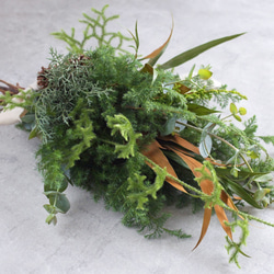 針葉樹が香るフレッシュグリーンスワッグ・まるで森散歩／ドライになるよ／クリスマス＆お正月にもどうぞ。 3枚目の画像
