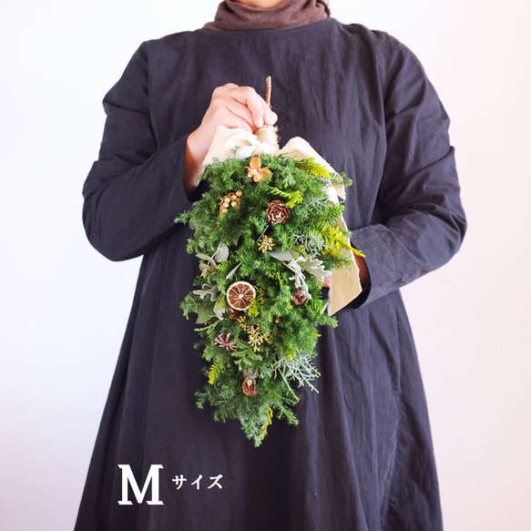 楽しいっ！かわゆいっ♪クリスマススワッグ★生花です。針葉樹が香るシックなスワッグ/選べる2サイズ/クリスマスギフトにも♪ 4枚目の画像