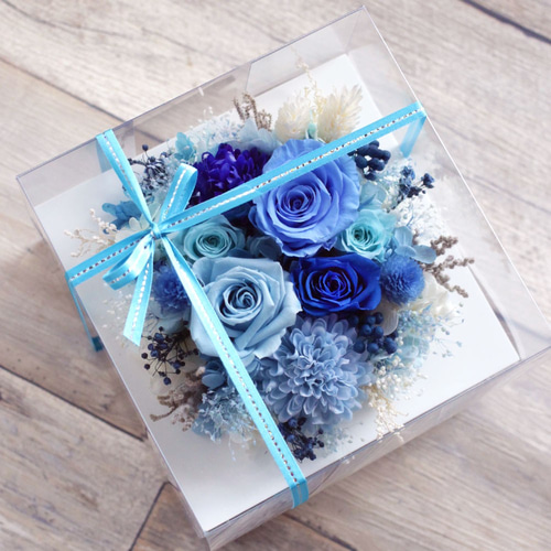 ギフトにもおすすめ！】生花では叶わない青バラのフレームアレンジ