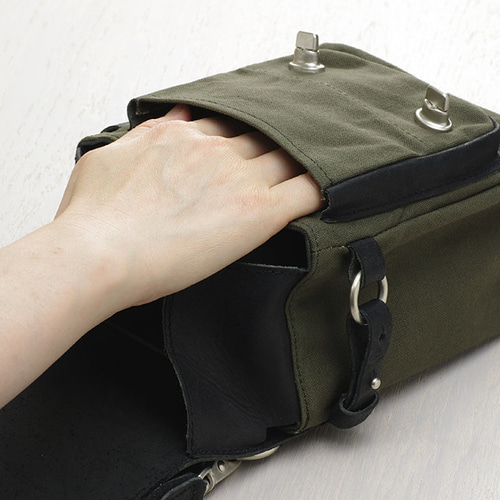 本革&帆布カメラバッグ ボルセッタ（サファリブラウン