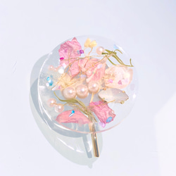 コットンピンクの花びらクリアポニーフック      ヘアーフックヘアフックヘアカフヘアーカフ母の日ギフト誕生日プレゼント 1枚目の画像
