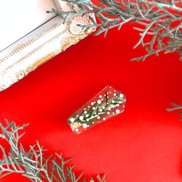 雪降るモミの木ヘアクリップ        ヘアークリップクリスマスレジンドットホログラムプレゼントギフトクリアナチュラル 4枚目の画像