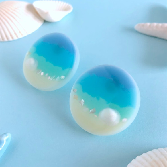 clear blue sea shell ピアス   クリアレジンプレゼントギフト海ビーチブルー貝シェルリゾート夏涼しげ 4枚目の画像