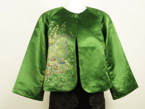 袋帯をリメイクしたジャケット ノーカラー フォーマル 手描きの点描絵が華やか グリーン系 1枚目の画像