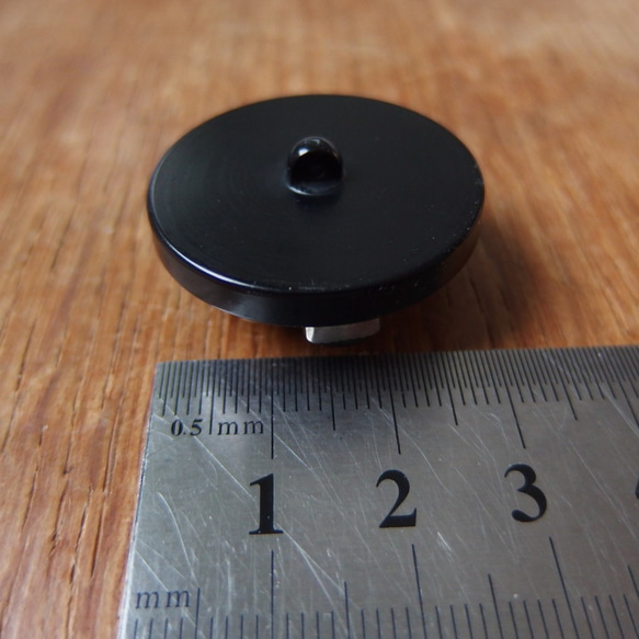 シャネルボタン　３ｃｍ　ビジューボタン　黒　パール　CC　1個 3枚目の画像