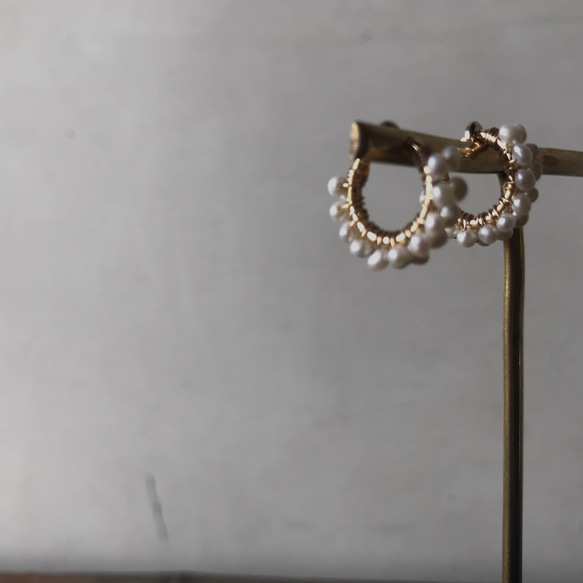 〈hoop〉淡水シードパールのフープピアス/イヤリング｜16kgp pearl 3枚目の画像