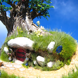 小物入れのジオラマ風――睡蓮咲く水辺の小人の家―― 1枚目の画像