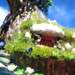 小物入れのジオラマ風――睡蓮咲く水辺の小人の家―― 2枚目の画像