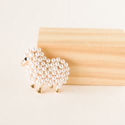 『可愛い小さなパールの羊のブローチ』 3枚目の画像