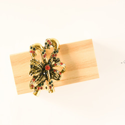 『クラシックなクリスマスキャンディースティックとリボンのブローチ』アンティーク調 3枚目の画像