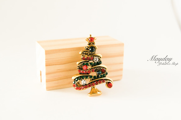 『クラシックなクリスマスツリーのブローチ』アンティーク調 1枚目の画像