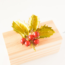 『クリスマスブローチ・赤い実のブローチ』千両 2枚目の画像