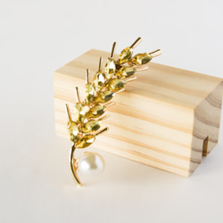 『収穫のシーズン- ゴールドの麦穂のブローチ』 1枚目の画像