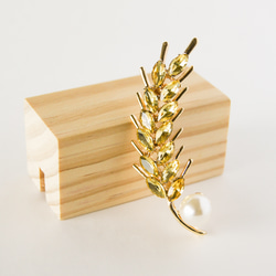 『収穫のシーズン- ゴールドの麦穂のブローチ』 2枚目の画像