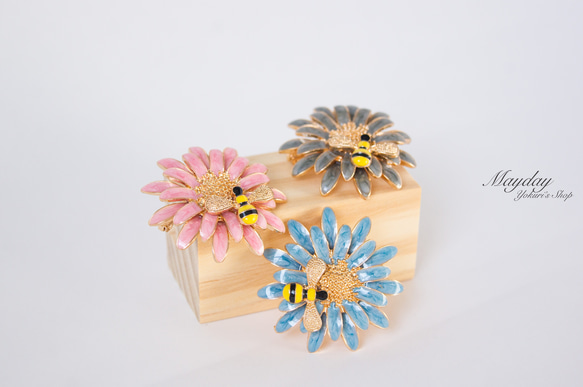 『優雅なブローチシリーズ』蜂と菊の花のブローチ 7枚目の画像