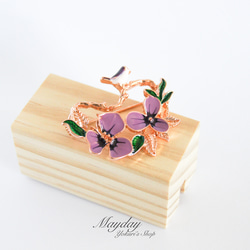 『優雅なブローチシリーズ　鳥とお花のブローチ』 5枚目の画像