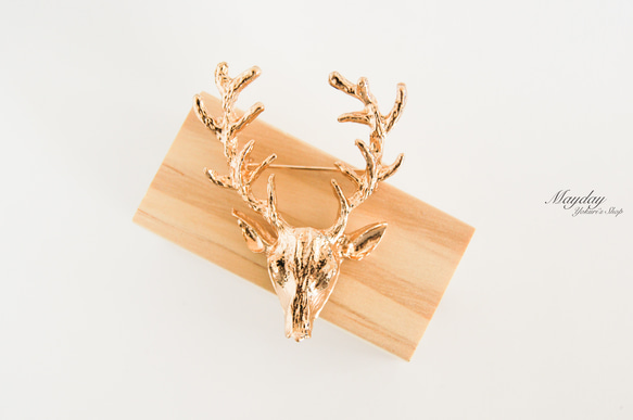 鹿のブローチ』 ブローチ yokuri 通販 7840119｜Creema(クリーマ)