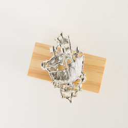 『遠い海へ出航する船のブローチ』 5枚目の画像