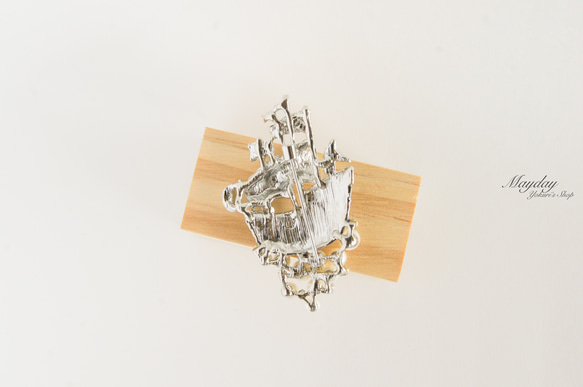 『遠い海へ出航する船のブローチ』 5枚目の画像