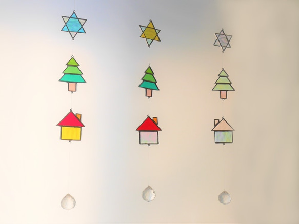 『Creema限定』ステンドグラスのクリスマスサンキャッチャー（六角星・ツリー・お家）：お好きな組み合わせ選べます 2枚目の画像