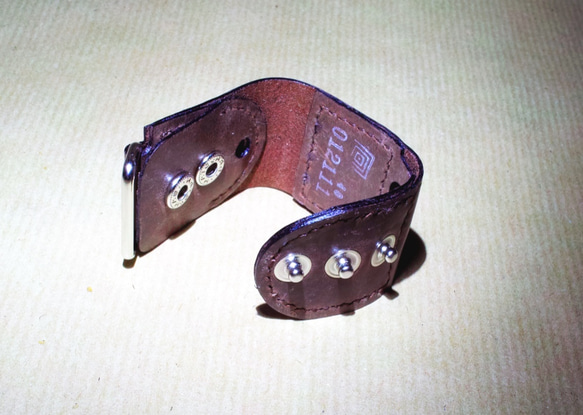ベルトループ　ロック機構　焦茶色　角カン付（内寸25mm） 3枚目の画像