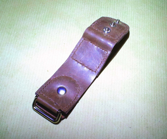 ベルトループ　ロック機構　焦茶色　角カン付（内寸25mm） 4枚目の画像