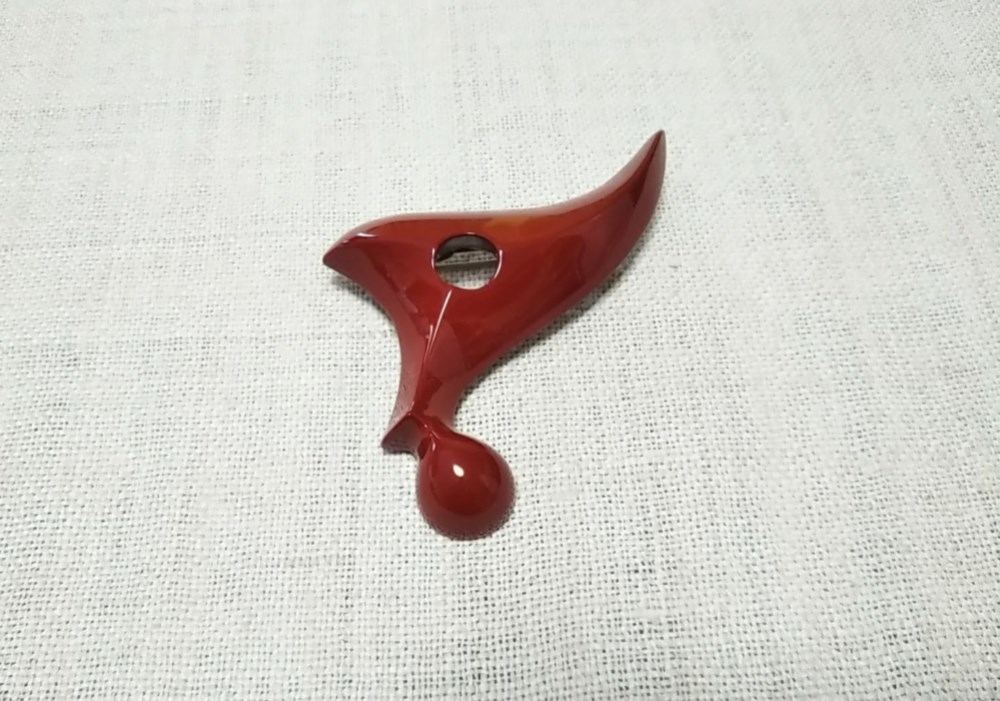 木の装身具　「つばさ」木のブローチ　「新色新柄２０２０」