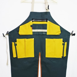 (濃グリーン×イチョウ）帆布エプロン2型・首掛けタイプ　Ｍ・Ｌサイズ 1枚目の画像
