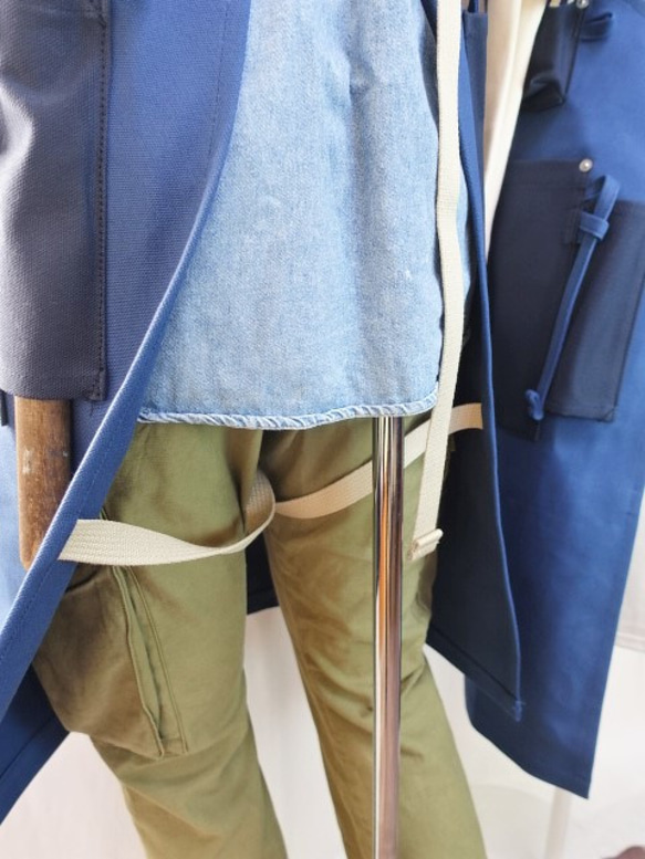 (インディゴブルー×紺)帆布エプロン2型・首掛けタイプ　Ｍ・Ｌサイズ 8枚目の画像