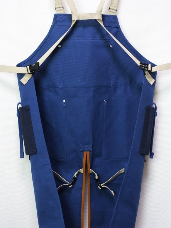 (インディゴブルー×紺）帆布エプロン2型・サロペットタイプ　Ｍ・Ｌサイズ 2枚目の画像