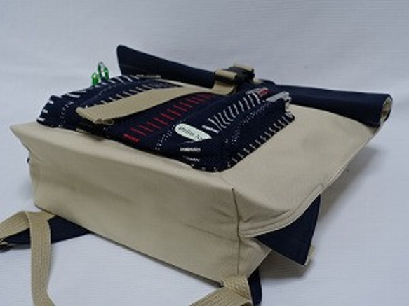 ８号帆布蓋巻きバックパック（サンドビーチ×紺　メキシコ綿　ＮＯ1） 4枚目の画像