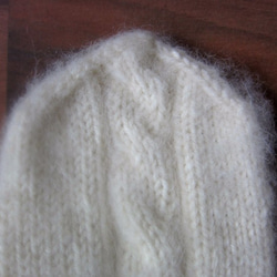 モヘアの手編みミトン、ナチュラルホワイト 4枚目の画像