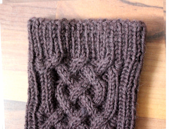 模様編みソックス、ブラウン(2)、手編みフィンランド 4枚目の画像